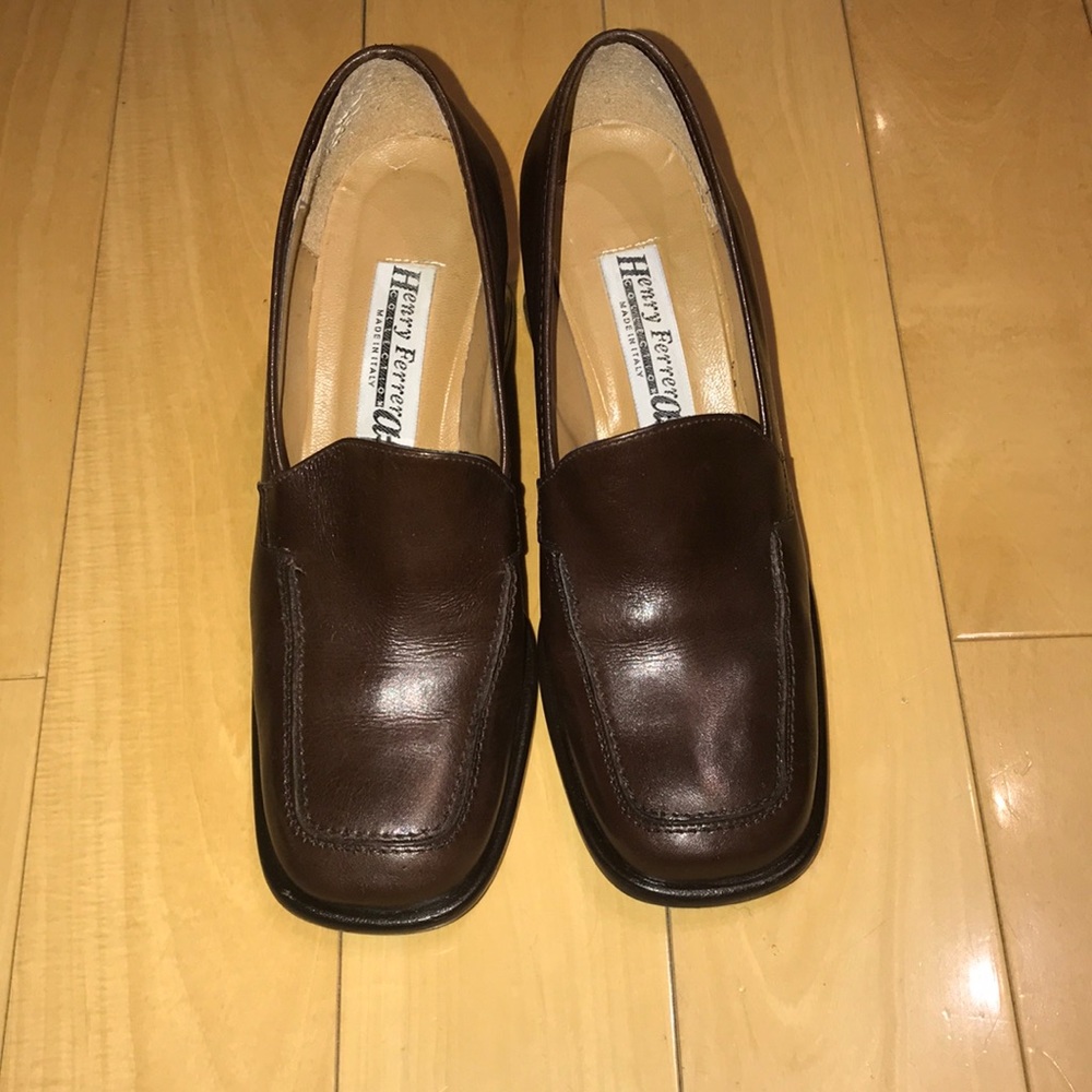 Italian brown pumps